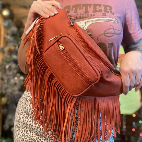 Orange fringe Fanny pack with adjustable strap and pockets - Picture 2 of 6